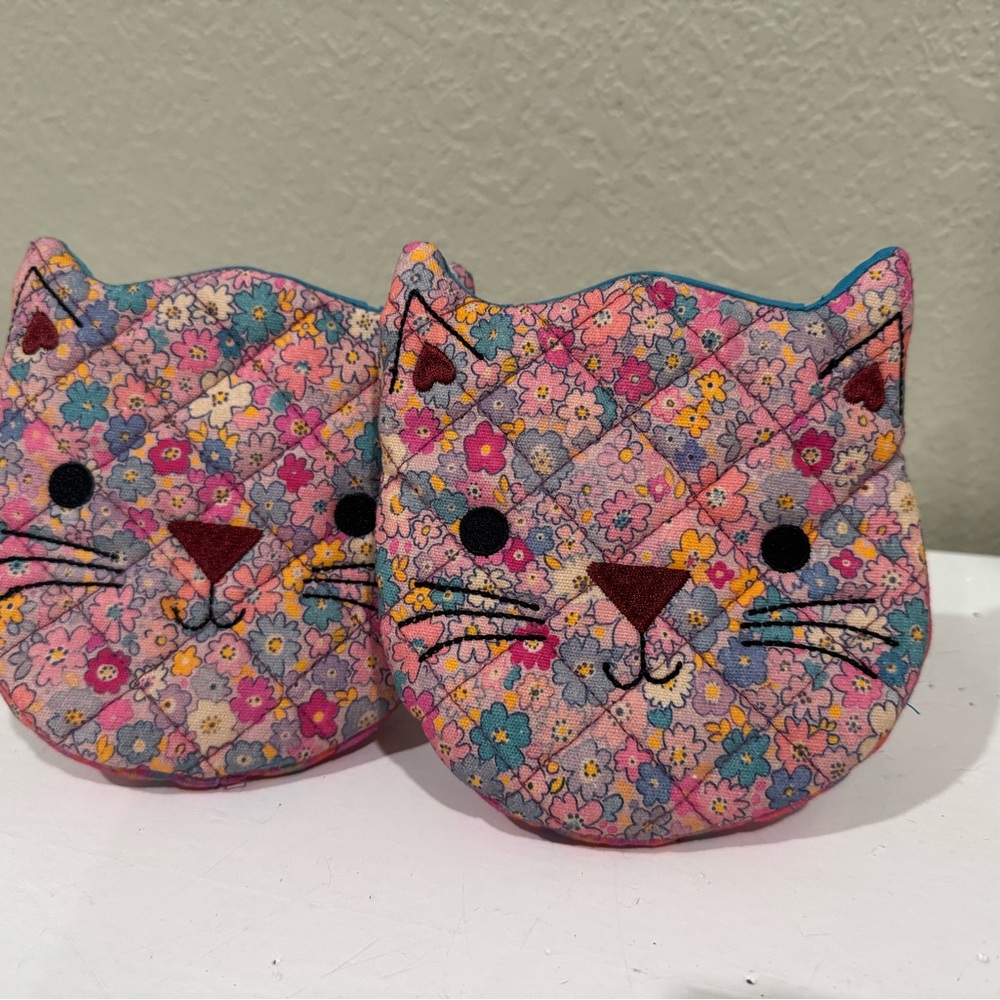 Floral Cat Face Quilted Natural Life Oven Mitt Set
